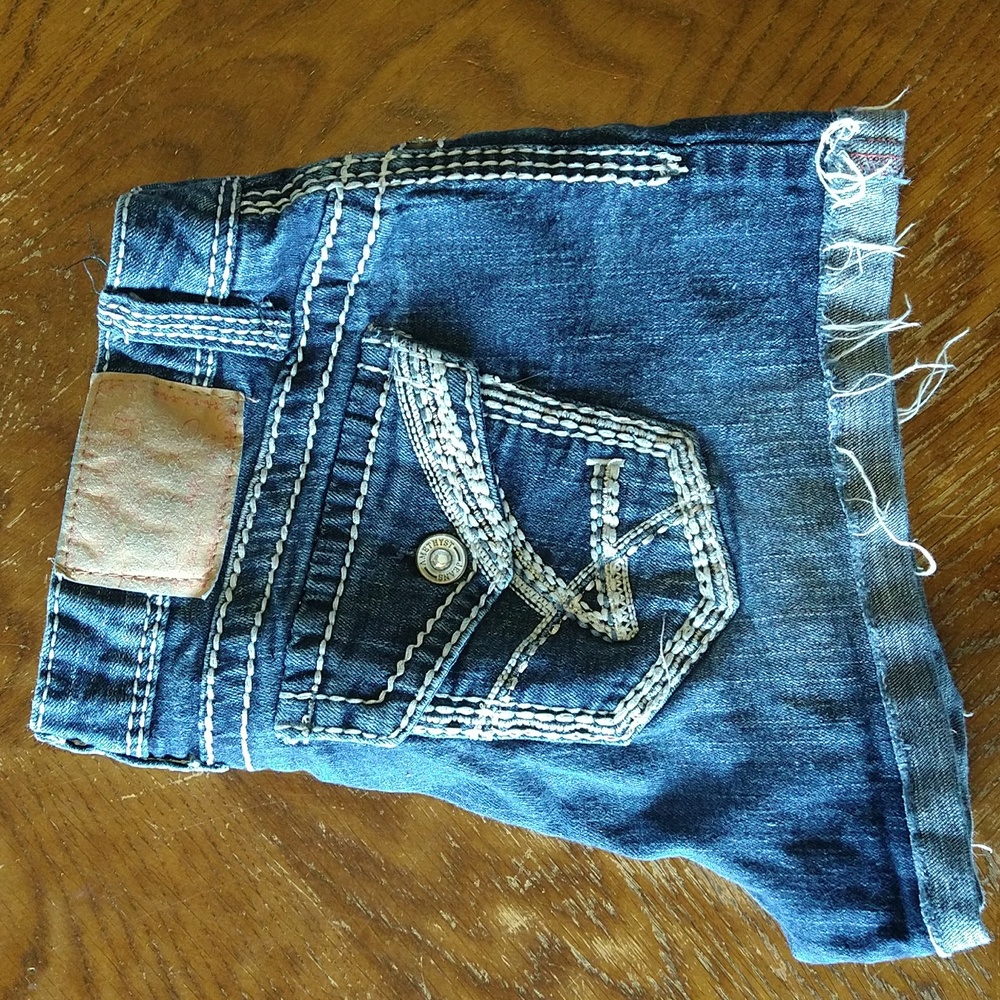 shorts - Picture 3 of 3